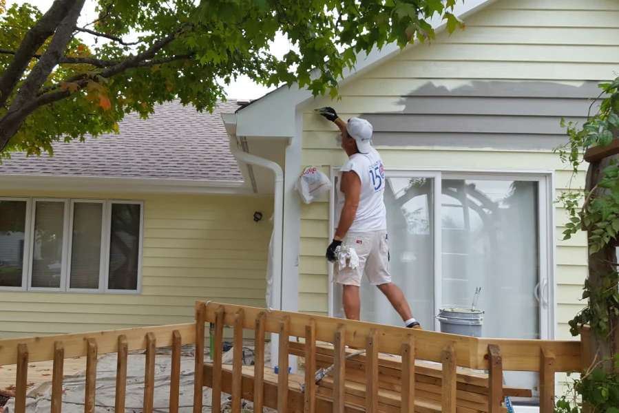 Professional House Painter in McHenry, IL Professional House Painter in McHenry, IL
